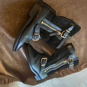 Kids leather Burberry black boots in European size 28